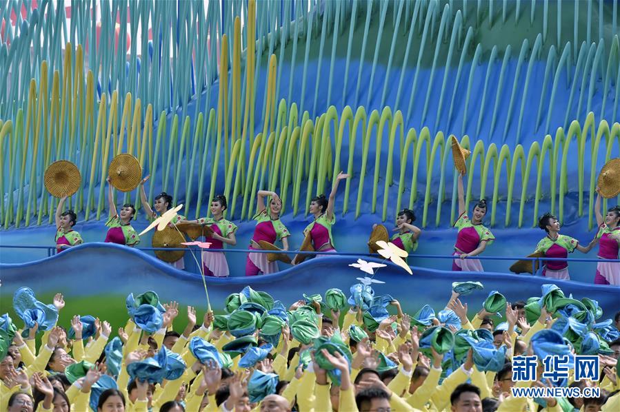 （新華全媒頭條&middot;圖文互動(dòng)）（12）凝聚愛(ài)國(guó)主義的磅礴力量！&mdash;&mdash;新中國(guó)成立70周年盛典啟示錄