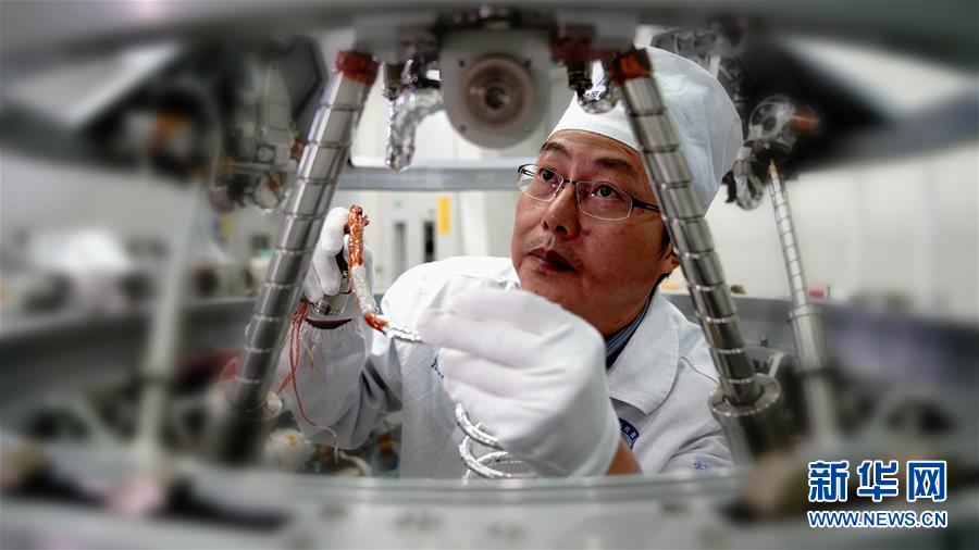 （德耀中華&middot;圖文互動）（1）王曙群：&ldquo;腳踏實地、仰望星空&rdquo;的大國工匠