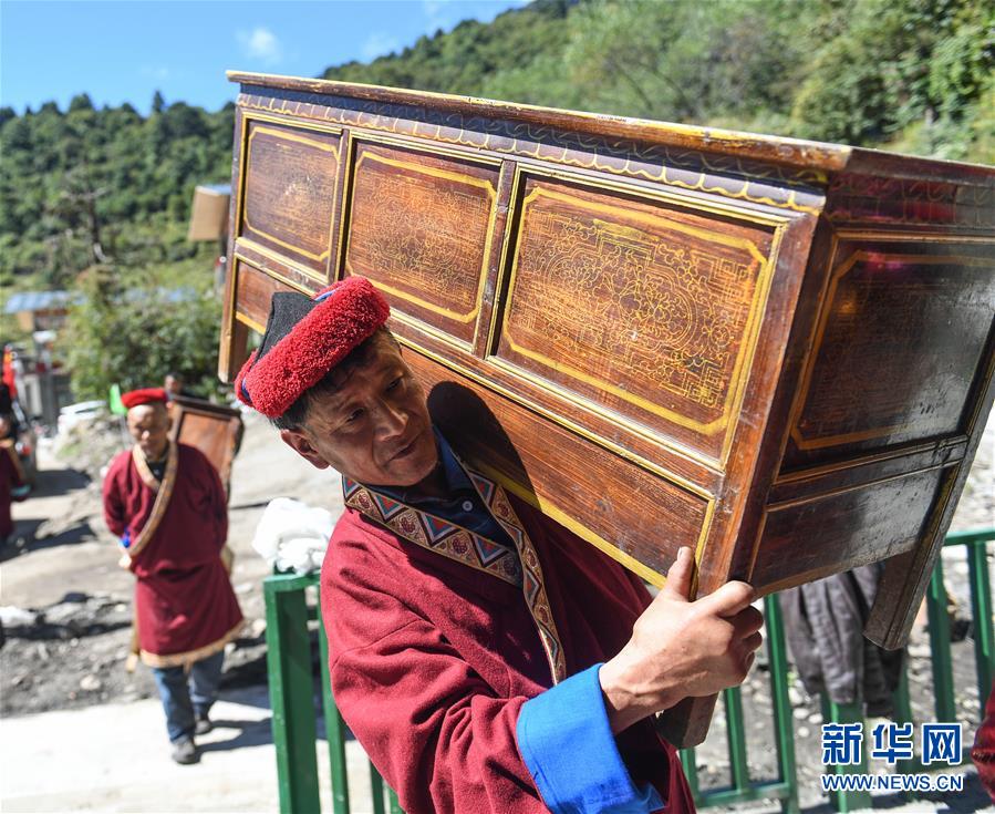 （新華全媒頭條&middot;決戰(zhàn)決勝脫貧攻堅(jiān)&middot;圖文互動(dòng)）（10）歷史的決戰(zhàn)　偉大的創(chuàng)舉&mdash;&mdash;&ldquo;世界屋脊&rdquo;上的反貧困奇跡 