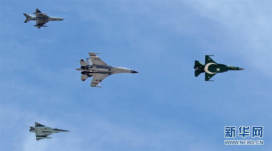 （新華全媒頭條&middot;人民空軍70年&middot;圖文互動）（8）陽光照耀奮飛的航程&mdash;&mdash;黨中央、中央軍委和習主席關心人民空軍建設發(fā)展紀實