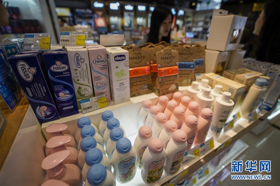 （在習(xí)近平新時(shí)代中國(guó)特色社會(huì)主義思想指引下&mdash;&mdash;新時(shí)代新作為新篇章&middot;總書記關(guān)切開放事&middot;圖文互動(dòng)）（3）開放，讓迢迢邊關(guān)擁有穩(wěn)穩(wěn)幸福&mdash;&mdash;來(lái)自內(nèi)陸沿邊開放小城的故事