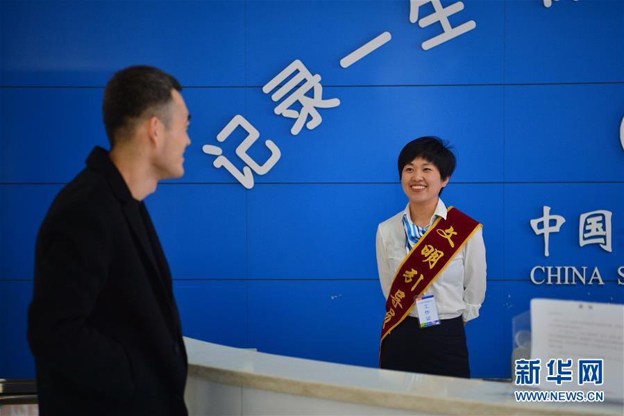 （四中全會精神在基層&middot;圖文互動）（5）從&ldquo;一本書&rdquo;到&ldquo;一身輕&rdquo;&mdash;&mdash;&ldquo;四辦四清單&rdquo;創(chuàng)新治理體系為企業(yè)減負(fù)