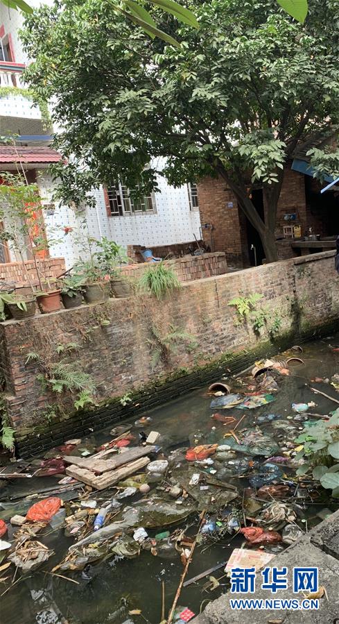 （圖文互動）（2）河長職責(zé)寫得明明白白，條條舉措無一落實&mdash;&mdash;國務(wù)院檢查組暗訪核查佛山一農(nóng)村河涌黑臭十余年無人管理