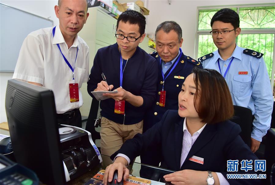 （新華全媒頭條&middot;圖文互動(dòng)）（5）久久為功糾&ldquo;四風(fēng)&rdquo;樹新風(fēng)&mdash;&mdash;八項(xiàng)規(guī)定出臺(tái)7周年之際作風(fēng)建設(shè)新觀察