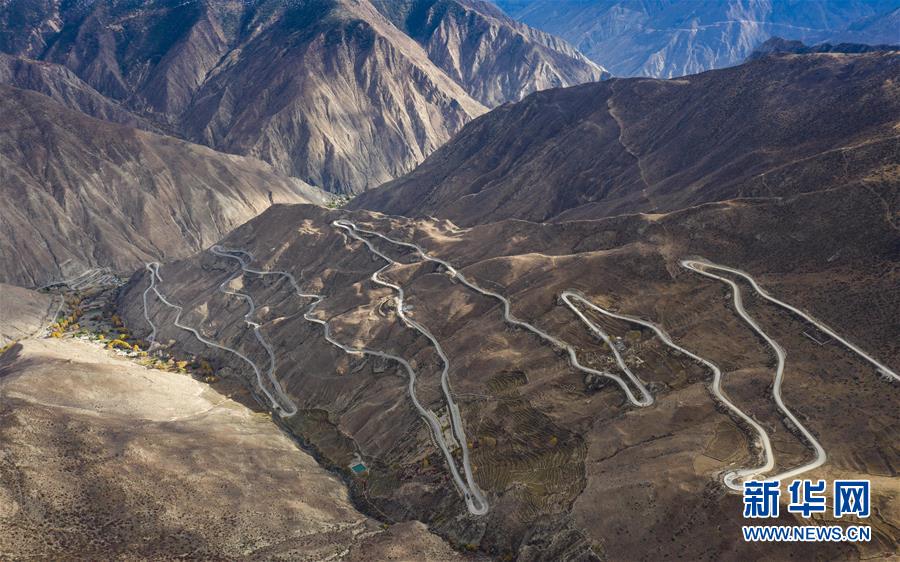 （新華全媒頭條&middot;圖文互動）（1）格?；ㄩ_滿天路&mdash;&mdash;寫在川藏公路通車65周年之際