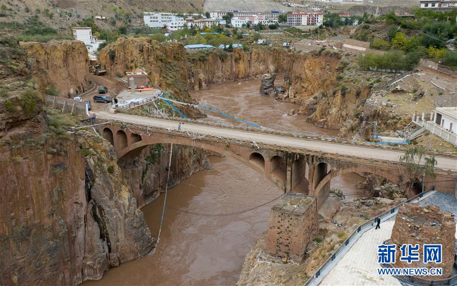 （新華全媒頭條&middot;圖文互動）（6）格?；ㄩ_滿天路&mdash;&mdash;寫在川藏公路通車65周年之際