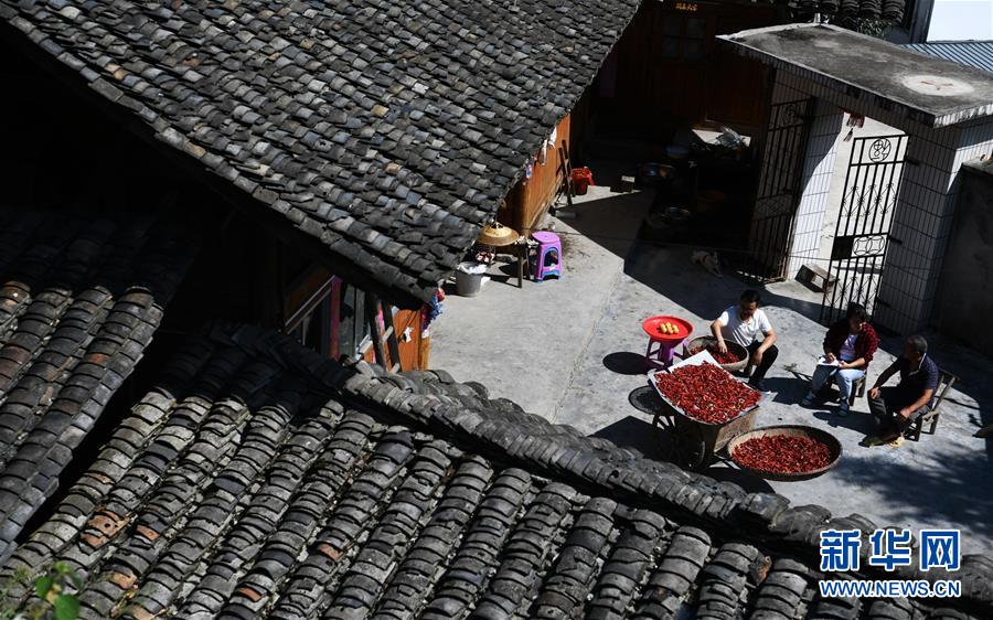 （新華全媒頭條&middot;圖文互動(dòng)）（3）干部去哪兒了？&mdash;&mdash;貴州干部大規(guī)模下沉脫貧攻堅(jiān)一線紀(jì)實(shí)