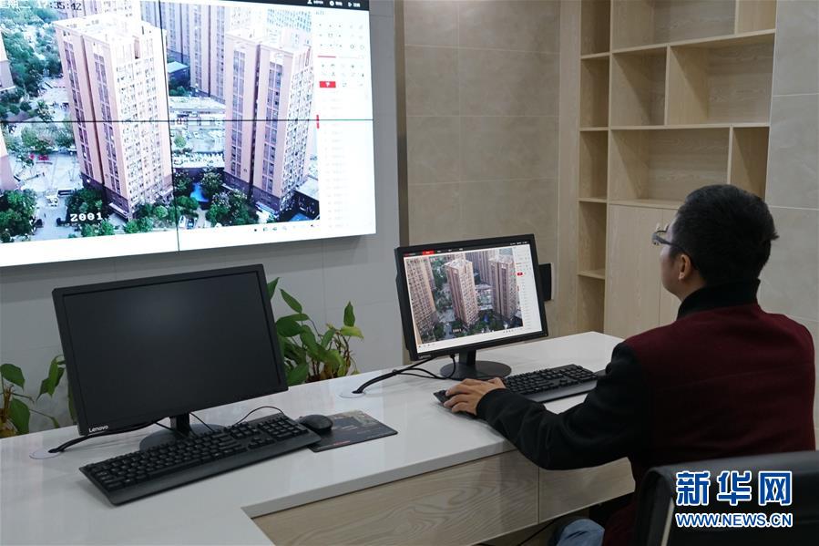 （在習(xí)近平新時(shí)代中國(guó)特色社會(huì)主義思想指引下&mdash;&mdash;新時(shí)代新作為新篇章&middot;總書記關(guān)切高質(zhì)量發(fā)展&middot;圖文互動(dòng)）（3）同一片家園，同一個(gè)夢(mèng)想&mdash;&mdash;棚改區(qū)里的民生新事