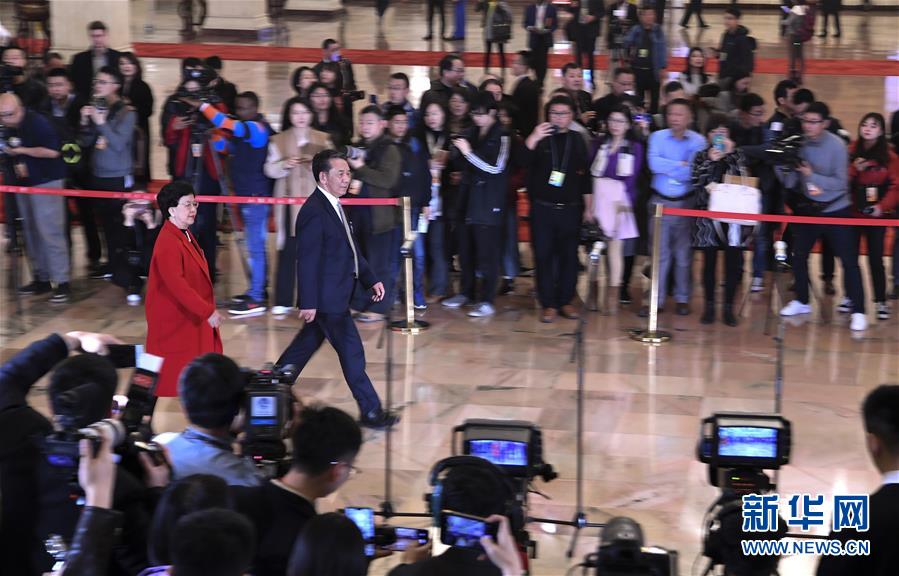 （兩會(huì)&middot;面對(duì)面）（13）全國政協(xié)委員接受采訪