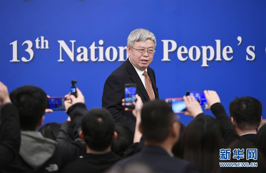 （兩會&middot;XHDW）（7）國務院扶貧辦主任劉永富就&ldquo;攻堅克難&mdash;&mdash;堅決打贏脫貧攻堅戰(zhàn)&rdquo;答記者問