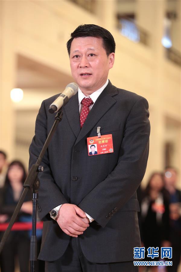 （兩會(huì)&middot;面對(duì)面）（3）全國(guó)政協(xié)委員接受采訪