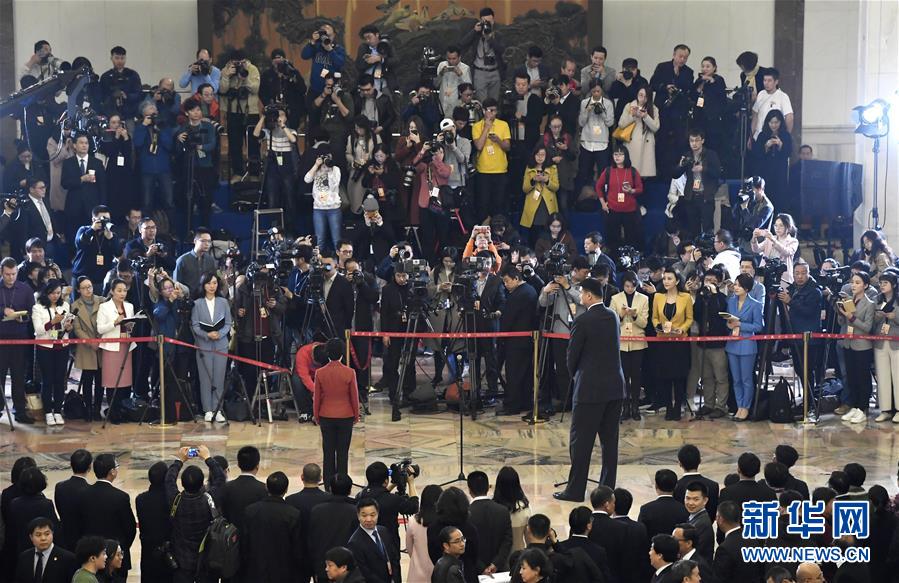 （兩會(huì)&middot;面對(duì)面）（14）全國政協(xié)委員接受采訪