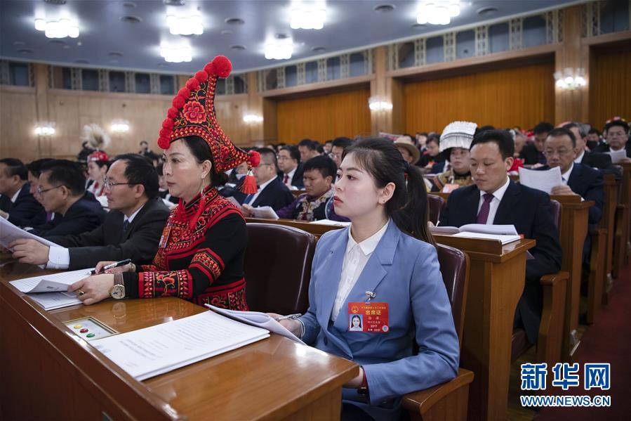 （新華全媒頭條&middot;兩會特別報(bào)道&middot;圖文互動）（11）向著夢想的接力&mdash;&mdash;&ldquo;90歲&rdquo;與&ldquo;95后&rdquo;代表的&ldquo;對話&rdquo;