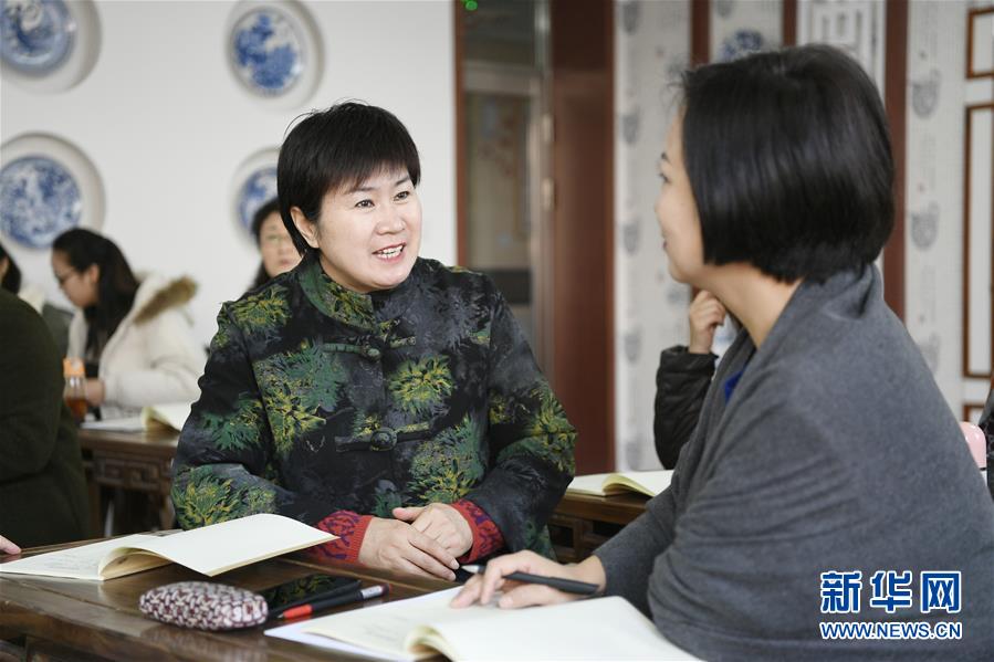 （兩會(huì)&middot;圖片故事）（7）全國(guó)人大代表馬恒燕：讓城鄉(xiāng)學(xué)生共享&ldquo;互聯(lián)網(wǎng)+教育&rdquo;優(yōu)質(zhì)資源