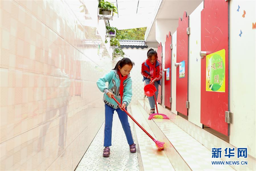 （新華全媒頭條&middot;圖文互動(dòng)）（7）上下同心再出發(fā)&mdash;&mdash;習(xí)近平總書記同出席2019年全國兩會(huì)人大代表、政協(xié)委員共商國是紀(jì)實(shí)