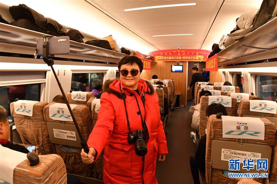 （新華全媒頭條&middot;圖文互動(dòng)）（6）草原高鐵乘風(fēng)來(lái) 北疆唱響新&ldquo;贊歌&rdquo;