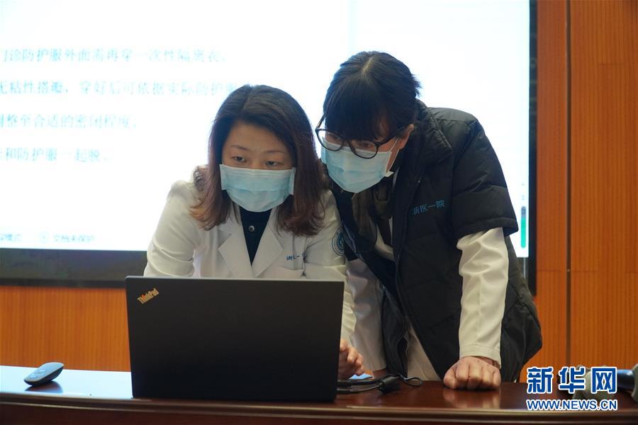 （聚焦疫情防控&middot;圖文互動(dòng)）（5）無法握手，但始終并肩