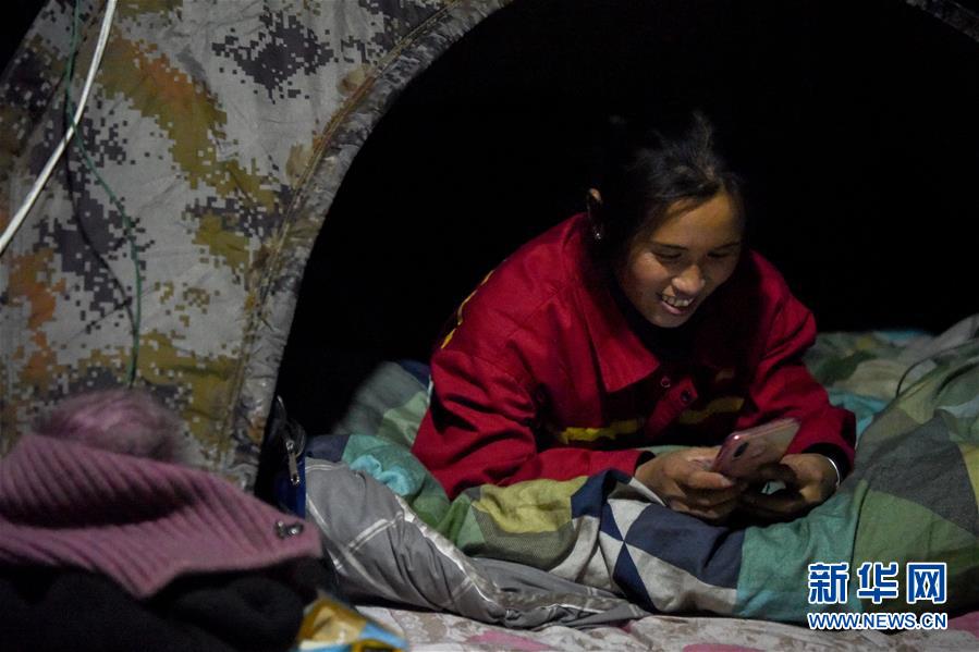 （新春走基層&middot;圖文互動(dòng)）（6）寒冬里，&ldquo;沙漠玫瑰&rdquo;猶自綻放