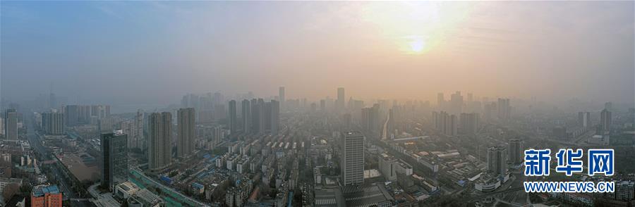 （新華全媒頭條）（1）非常&ldquo;10+1&rdquo;&mdash;&mdash;武漢春節(jié)假期延長(zhǎng)第一天掃描