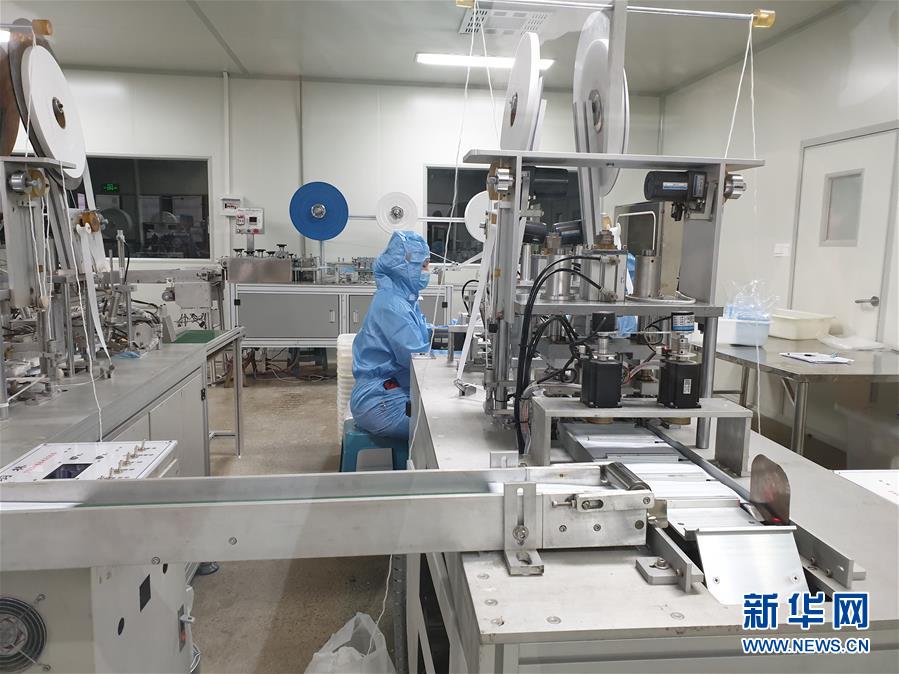 （來自經(jīng)濟(jì)前沿的故事&middot;企業(yè)復(fù)工復(fù)產(chǎn)&middot;圖文互動）（3）堅守生產(chǎn)線就是保護(hù)&ldquo;生命線&rdquo;&mdash;&mdash;廣西部分企業(yè)復(fù)工生產(chǎn)見聞