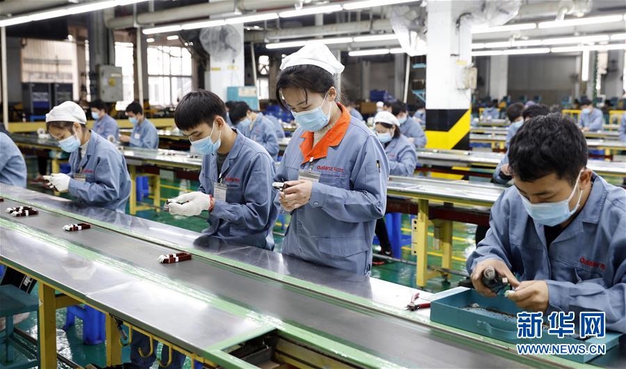 （來(lái)自經(jīng)濟(jì)前沿的故事&middot;企業(yè)復(fù)工復(fù)產(chǎn)&middot;圖文互動(dòng)）（1）&ldquo;這次復(fù)工終生難忘&rdquo;&mdash;&mdash;廣東格蘭仕安全員復(fù)工記 