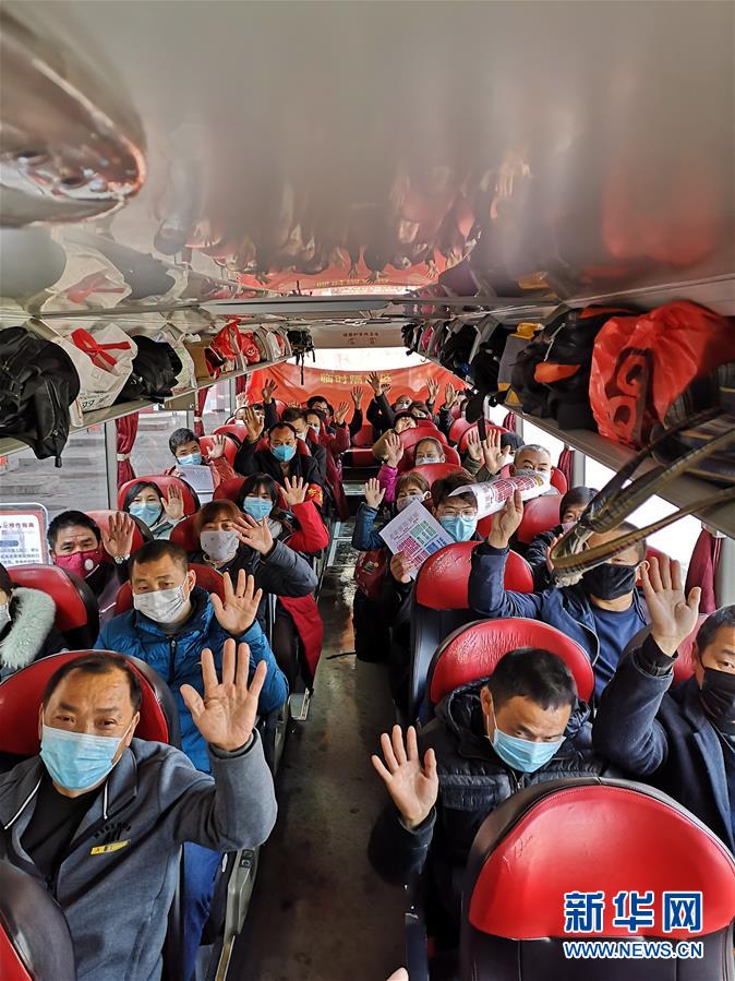 （做好六穩(wěn)工作 應對復雜局面&middot;圖文互動）（1）四川：&ldquo;點對點、一站式&rdquo;送農民工安全返崗