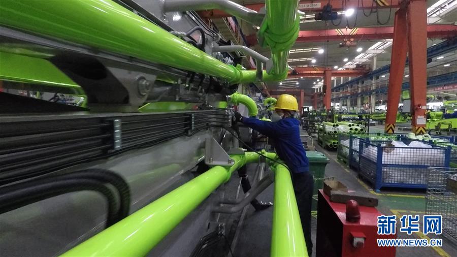 （圖文互動）（1）吃粉擼串，商圈&ldquo;打卡&rdquo;，動車出廠&mdash;&mdash;湖南&ldquo;標簽&rdquo;復蘇記