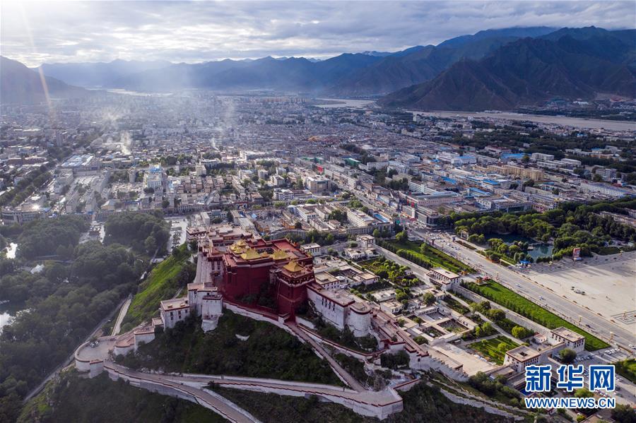 （新華全媒頭條&middot;圖文互動(dòng)）（1）血脈同心 共盼春來&mdash;&mdash;疫情阻擊戰(zhàn)中的雪域故事