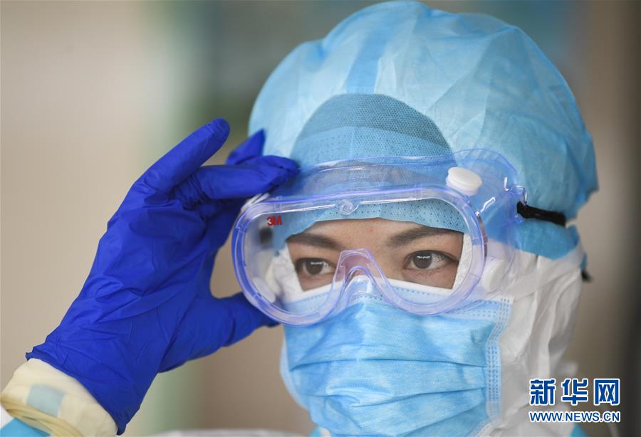 （一線抗疫群英譜&middot;圖文互動）（4）&ldquo;我已躬身入局，勢要共渡難關(guān)!&rdquo;&mdash;&mdash;戰(zhàn)&ldquo;疫&rdquo;一線醫(yī)生黃霞