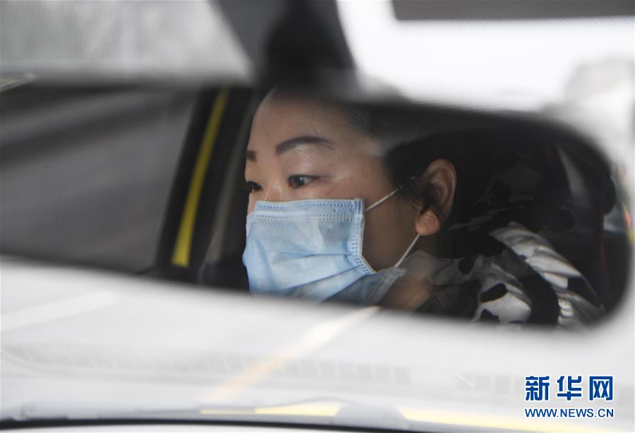 （聚焦疫情防控&middot;圖文互動(dòng)）（1）&ldquo;讓醫(yī)務(wù)人員無后顧之憂！&rdquo;&mdash;&mdash;重慶志愿者&ldquo;守護(hù)&rdquo;千余名一線醫(yī)護(hù)人員家屬見聞