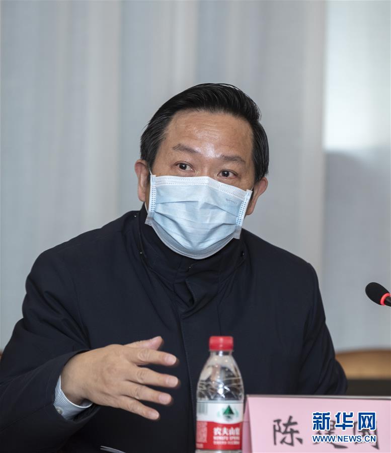 （聚焦疫情防控&middot;圖文互動）（2）急防控所急，沖鋒勇向前&mdash;&mdash;華中科技大學以科研攻關(guān)推動疫情防控救治觀察