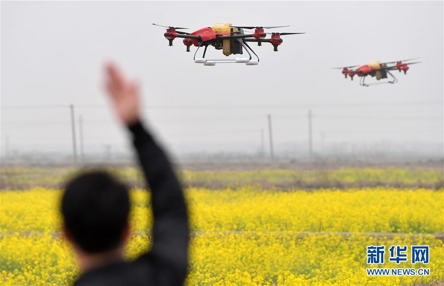 （抓好春耕備耕 穩(wěn)住農(nóng)業(yè)生產(chǎn)&middot;圖文互動(dòng)）（1）智能農(nóng)機(jī)、&ldquo;訂單&rdquo;服務(wù)、&ldquo;云端&rdquo;種菜&mdash;&mdash;來(lái)自江西的春耕&ldquo;新事&rdquo;