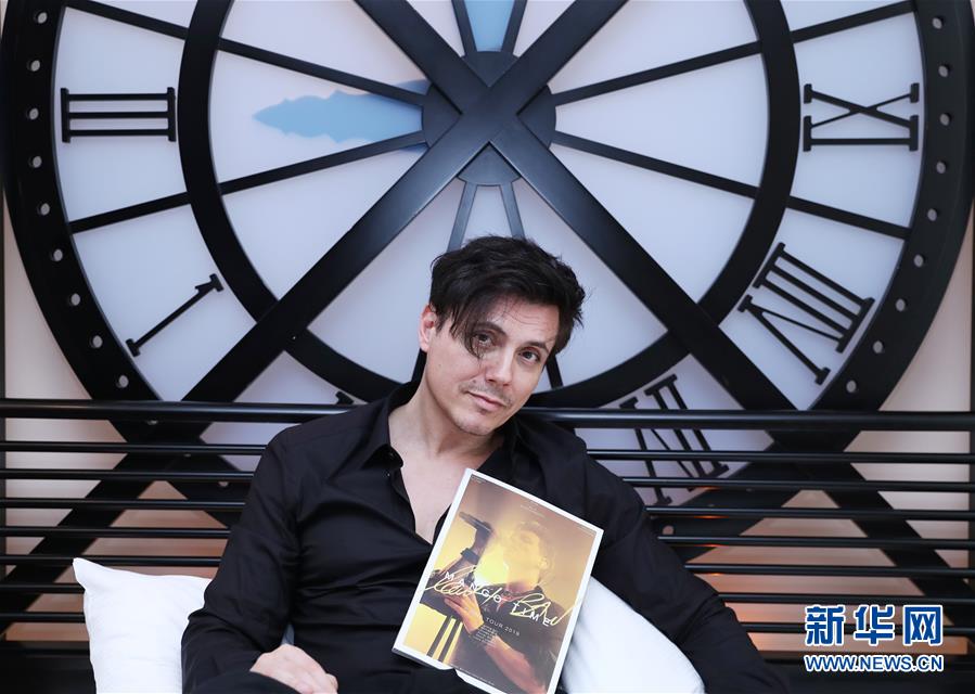 （國(guó)際&middot;圖文互動(dòng)）（1）通訊：手牽手，我們共同驅(qū)散陰霾&mdash;&mdash;法國(guó)音樂(lè)人創(chuàng)作抗疫歌曲背后的故事