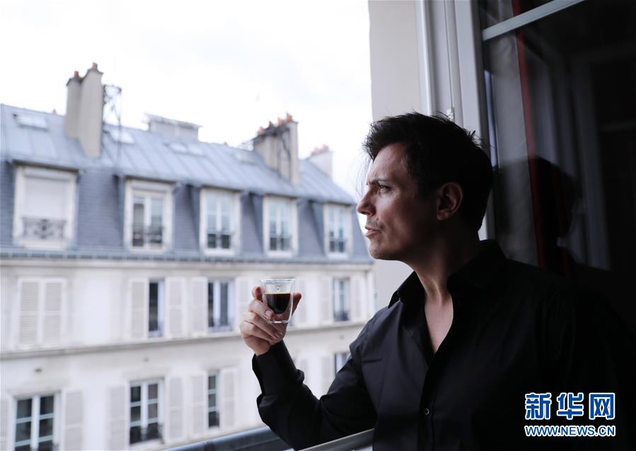 （國(guó)際&middot;圖文互動(dòng)）（5）通訊：手牽手，我們共同驅(qū)散陰霾&mdash;&mdash;法國(guó)音樂(lè)人創(chuàng)作抗疫歌曲背后的故事