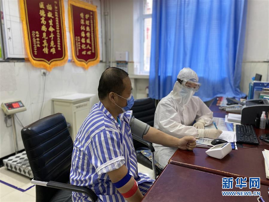 （聚焦疫情防控&middot;圖文互動）（4）特寫：&ldquo;90后&rdquo;醫(yī)護(hù)情侶的抗疫堅守