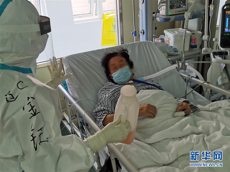 （一線抗疫群英譜&middot;圖文互動(dòng)）（5）生命之光，溫暖&ldquo;無(wú)面之交&rdquo;&mdash;&mdash;記抗疫一線重癥監(jiān)護(hù)室90后護(hù)士金鈺 