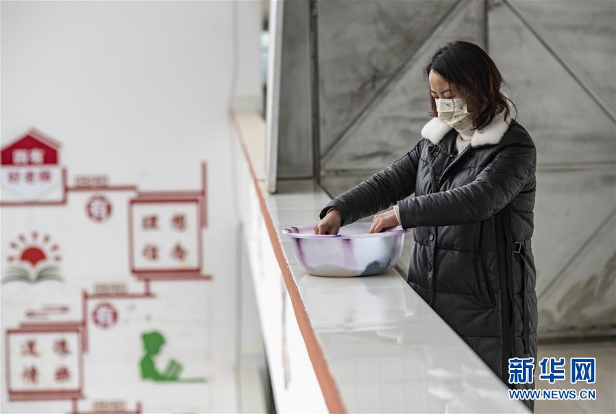 （新華全媒頭條&middot;圖文互動）（3）特殊時期，他們這樣履職&mdash;&mdash;全國人大代表這個春天在行動