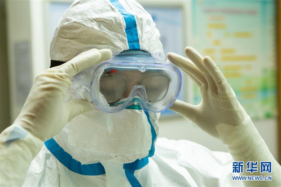 （一線抗疫群英譜&middot;圖文互動(dòng)）（2）&ldquo;盡己所能守護(hù)生命&rdquo;&mdash;&mdash;廣東江門(mén)&ldquo;90后&rdquo;新婚夫妻齊赴戰(zhàn)&ldquo;疫&rdquo;一線