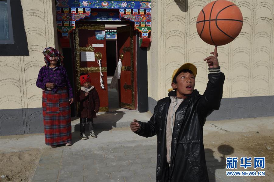 （新華全媒頭條&middot;圖文互動）（10）跨越半個世紀的生命遷徙&mdash;&mdash;西藏極高海拔生態(tài)搬遷破解人與自然共生難題