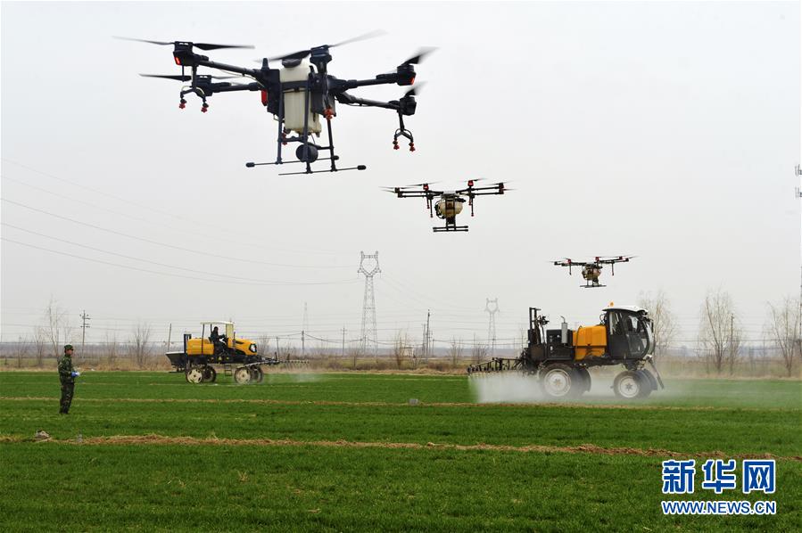 (新華全媒頭條·在習(xí)近平新時代中國特色社會主義思想指引下——新時代新作為新篇章·圖文互動)(10)同心戰(zhàn)“疫”彰顯人民至上——各地各部門貫徹落實習(xí)近平總書記重要指示精神統(tǒng)籌推進疫情防控和經(jīng)濟社會發(fā)展