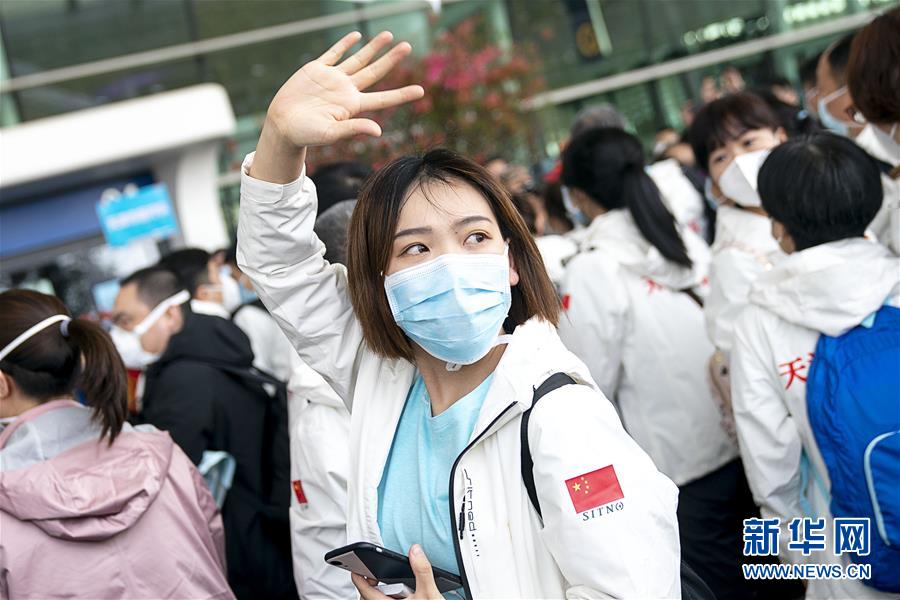 （新華全媒頭條&middot;圖文互動）（4）最美逆行者，武漢永遠(yuǎn)記得你！&mdash;&mdash;首批援鄂醫(yī)療隊返程紀(jì)實