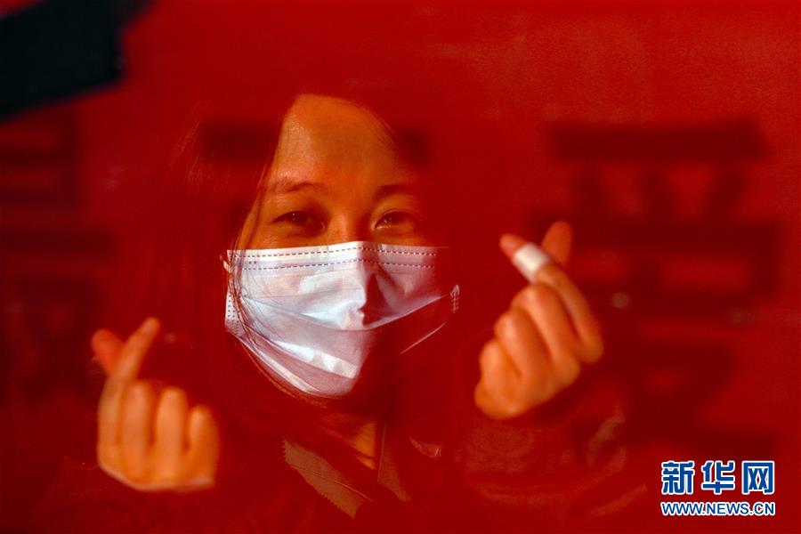 （新華全媒頭條&middot;圖文互動）（5）最美逆行者，武漢永遠(yuǎn)記得你！&mdash;&mdash;首批援鄂醫(yī)療隊返程紀(jì)實