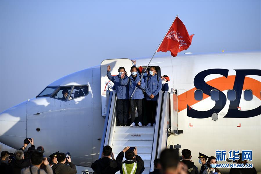 （新華全媒頭條&middot;圖文互動）（16）最美逆行者，武漢永遠(yuǎn)記得你！&mdash;&mdash;首批援鄂醫(yī)療隊返程紀(jì)實