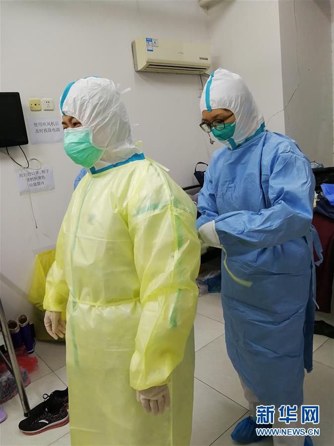 （一線抗疫群英譜&middot;圖文互動(dòng)）（1）在武漢，我為白衣戰(zhàn)士&ldquo;鑄起鎧甲&rdquo;&mdash;&mdash;記天津市腫瘤醫(yī)院醫(yī)師路佳