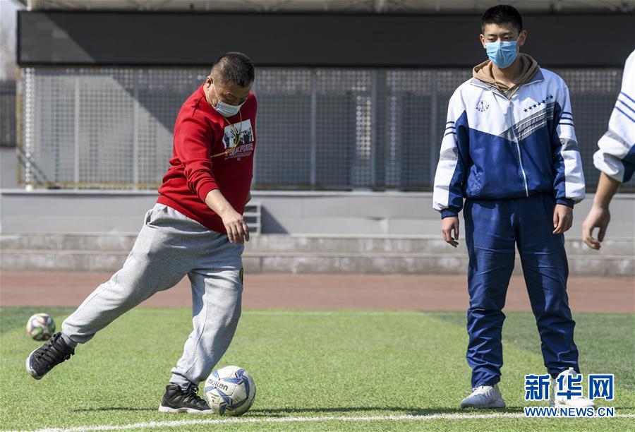 （圖文互動(dòng)）（4）&ldquo;早&rdquo;安同學(xué)，&ldquo;早&rdquo;安老師！&mdash;&mdash;新疆初高中畢業(yè)班復(fù)課一周回訪見聞