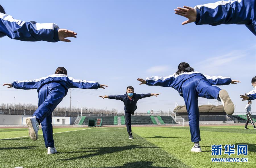 （圖文互動(dòng)）（8）&ldquo;早&rdquo;安同學(xué)，&ldquo;早&rdquo;安老師！&mdash;&mdash;新疆初高中畢業(yè)班復(fù)課一周回訪見聞