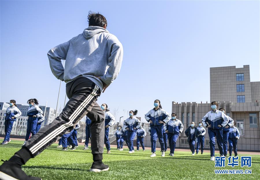 （圖文互動(dòng)）（11）&ldquo;早&rdquo;安同學(xué)，&ldquo;早&rdquo;安老師！&mdash;&mdash;新疆初高中畢業(yè)班復(fù)課一周回訪見聞