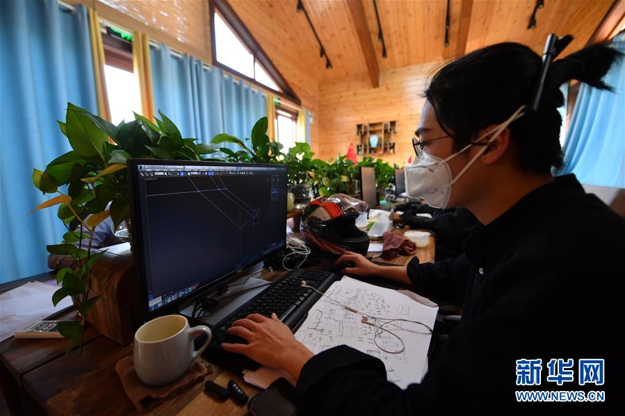 （聚焦復(fù)工復(fù)產(chǎn)&middot;圖文互動(dòng)）（3）記者手記：戰(zhàn)&ldquo;疫&rdquo;中增長(zhǎng)，這些企業(yè)做對(duì)了什么？