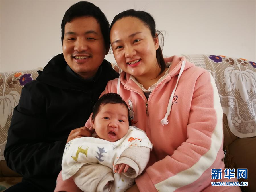 （一線抗疫群英譜&middot;圖文互動）（6）羅文浩：&ldquo;女兒，你的名字里有溫暖，有榮光！&rdquo;