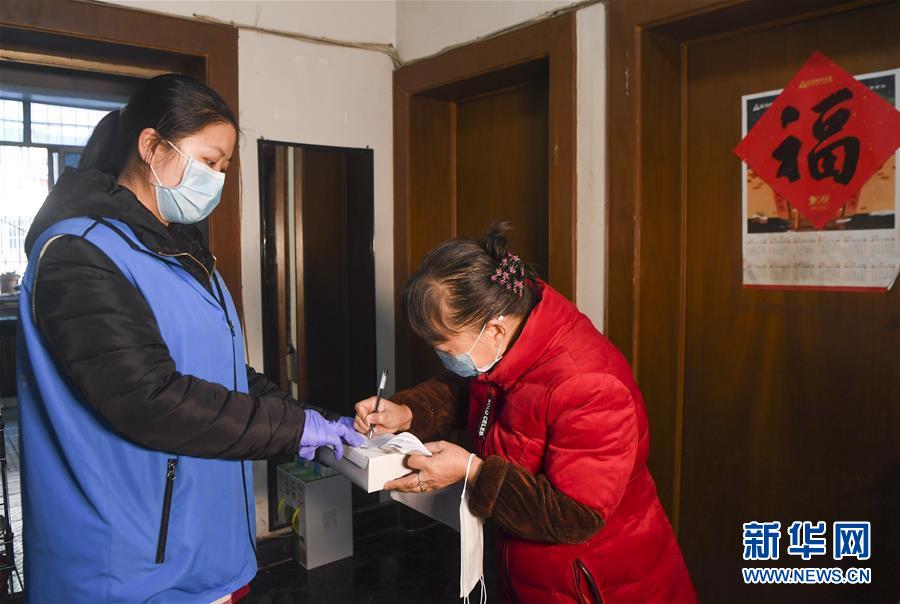 （習(xí)近平致敬的戰(zhàn)&ldquo;疫&rdquo;英雄&middot;社區(qū)工作者篇&middot;圖文互動(dòng)）（2）他們，堅(jiān)守一線(xiàn)戰(zhàn)風(fēng)雨